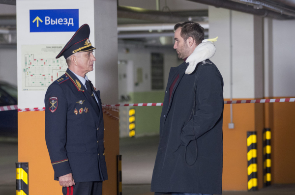 Максим Стоянов и говорящий попугай отправятся на охоту за сокровищами криминального авторитета